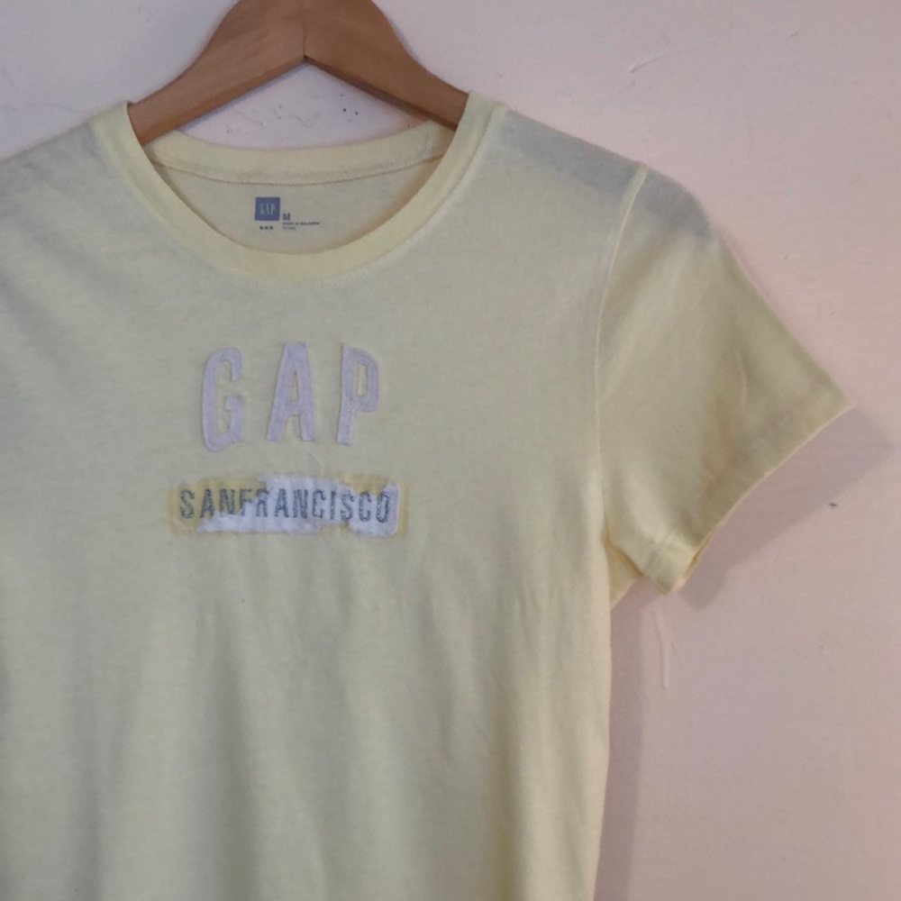 GAP • Short Sleeve Yellow Graphic Tee - Picture 2 of 5